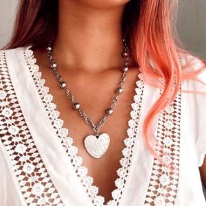 COLLAR LOVE